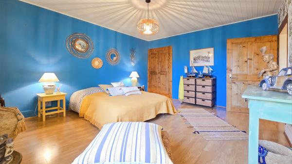 SUPERBE CORPS DE FERME RÉNOVÉ – CHARME, VOLUMES ET POTENTIEL