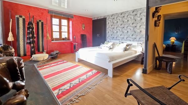 SUPERBE CORPS DE FERME RÉNOVÉ – CHARME, VOLUMES ET POTENTIEL