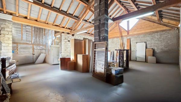 SUPERBE CORPS DE FERME RÉNOVÉ – CHARME, VOLUMES ET POTENTIEL