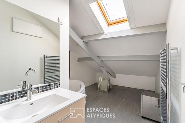 Ancien atelier transformé en loft avec Jardin