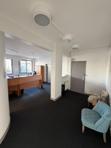 Bureaux à Louer proche de la mairie de Limoges - 90m² - LUMINEUX