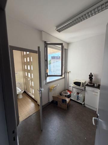 Bureaux à Louer proche de la mairie de Limoges - 90m² - LUMINEUX