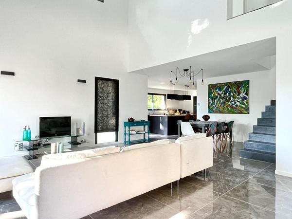 Maison Contemporaine au Ponts De Ce 6 pièce(s) 141 m2