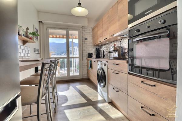 Marseille (13010) Marseille 10ième,dans une résidence au calmeT4 avec balcon et vue dégagée ...