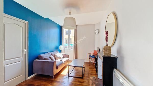 A LOUER APPARTEMENT MEUBLÉ TYPE 2 POITIERS PROCHE HYPER CENTRE GRAND RUE DANS IMMEUBLE CALME ET SECURISÉ