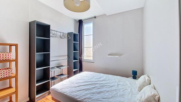 A LOUER APPARTEMENT MEUBLÉ TYPE 2 POITIERS PROCHE HYPER CENTRE GRAND RUE DANS IMMEUBLE CALME ET SECURISÉ