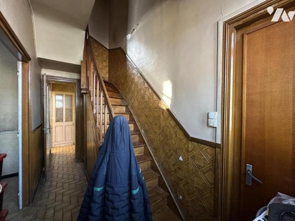 LA BASSEE MAISON DE VILLE AVEC GARAGE A RENOVER
