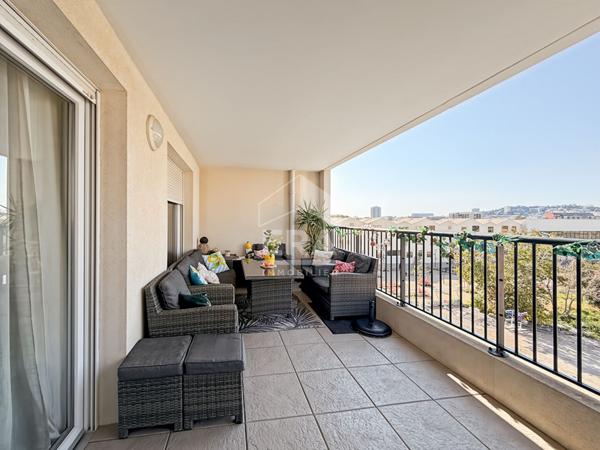 À vendre  Appartement 4 pièces de 79 m² + terrasse de 19 m² + parking Résidence Cap Futura, Marseille 10e