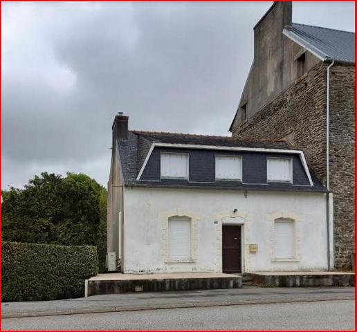 29530 Landeleau maison de bourg en partie rénovée 3 chambres 600 m² de terrain