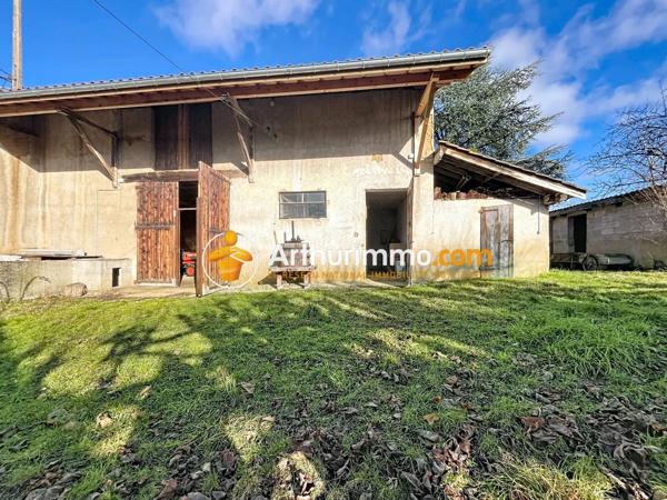 Vente Maison 8 pièces 300 m2 à Montcarra