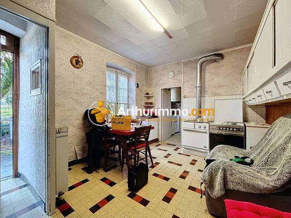 Vente Maison 8 pièces 300 m2 à Montcarra