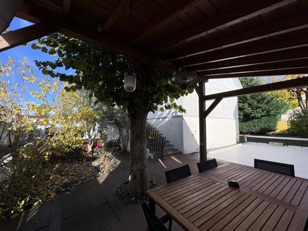 À vendre - Maison individuelle, 8 pièces située à Champigny-sur-Marne (94500)