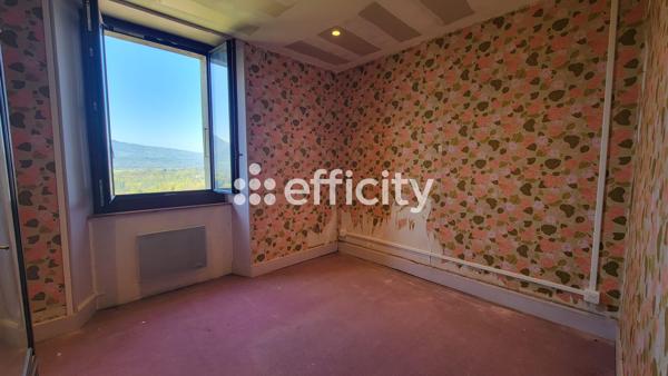 Maison
         9 pièces
        - 210 m² Bien prestige 449 000 € *