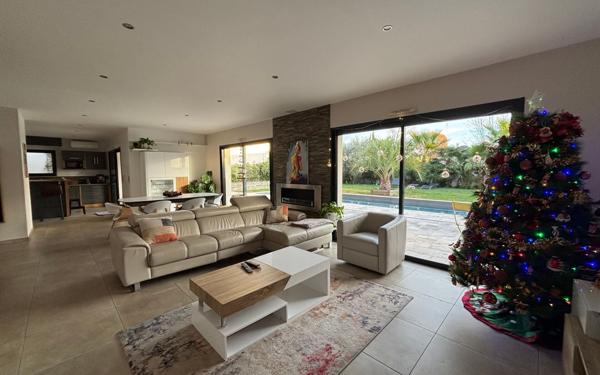 Maison à vendre    7 pièces •  Idron