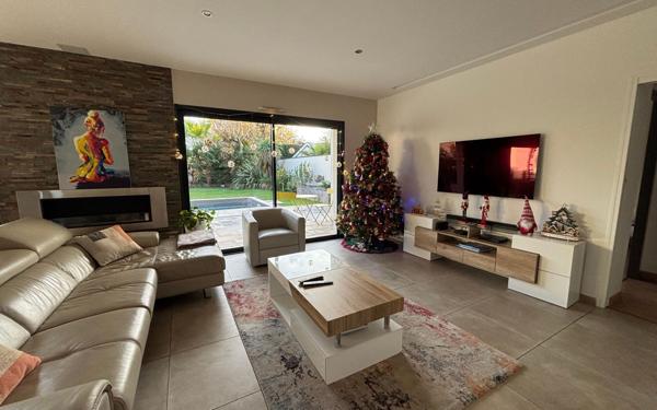 Maison à vendre    7 pièces •  Idron