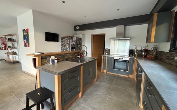 Maison à vendre    7 pièces •  Idron