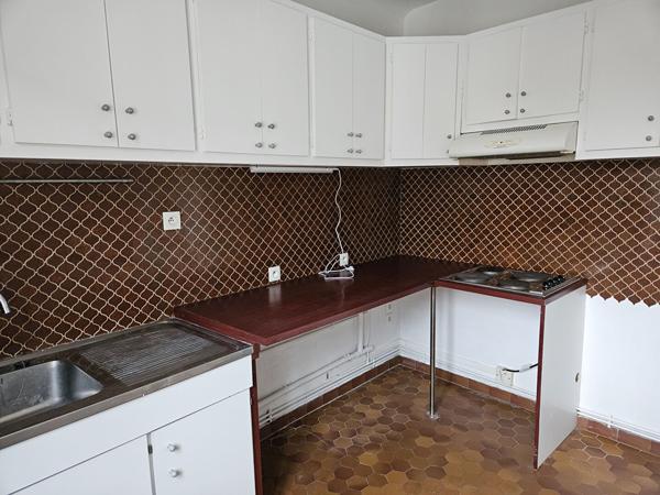 Appartement rénové à louer en plein centre ville de Sainte Maure