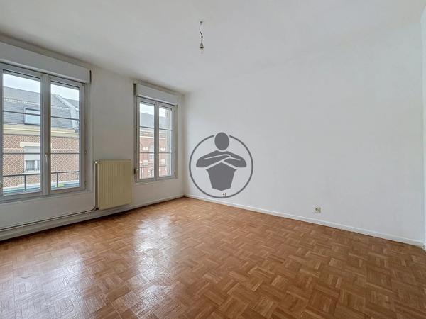 Location                                                      Appartement
                        
                     3 pièces                      57 m2                     à Saint-Quentin