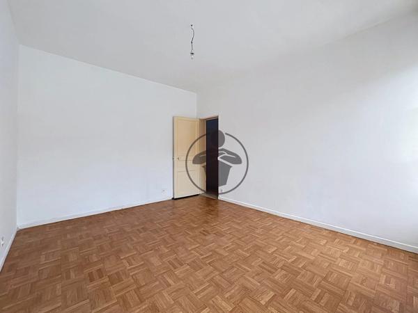 Location                                                      Appartement
                        
                     3 pièces                      57 m2                     à Saint-Quentin