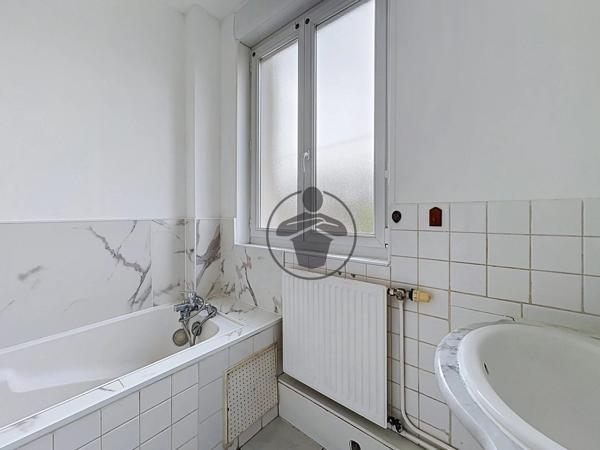 Location                                                      Appartement
                        
                     3 pièces                      57 m2                     à Saint-Quentin
