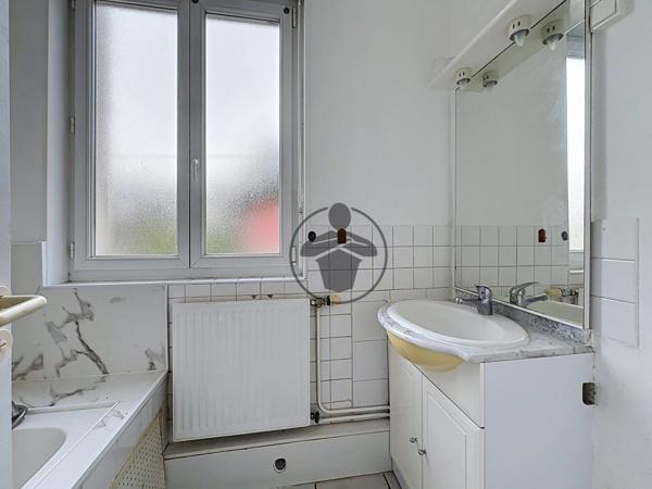 Location                                                      Appartement
                        
                     3 pièces                      57 m2                     à Saint-Quentin