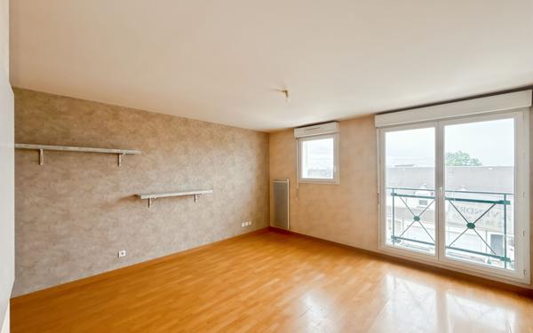 Appartement à vendre    3 pièces • 63,13 m2 Saint-Denis-de-l'Hôtel