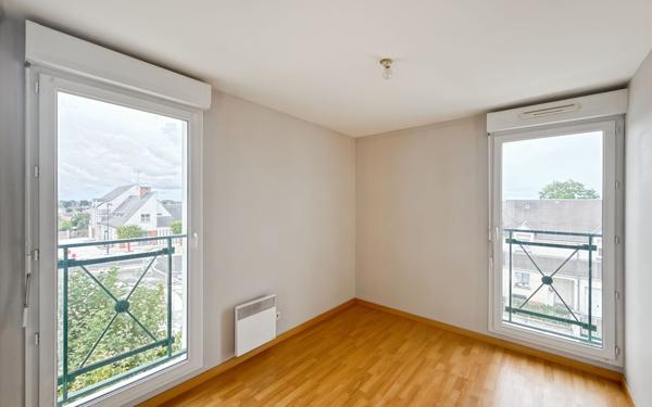 Appartement à vendre    3 pièces • 63,13 m2 Saint-Denis-de-l'Hôtel