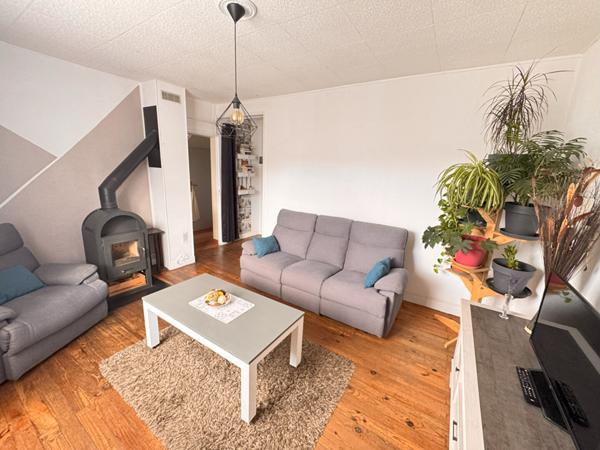 Maison 5 pieces, Salon, Cuisine, Salle a manger, 3 chambres, Salle de bains, Grenier, Garage, Cave, Jardin