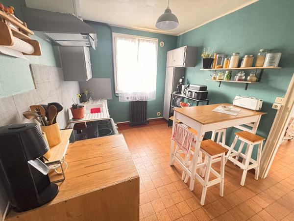 Maison 5 pieces, Salon, Cuisine, Salle a manger, 3 chambres, Salle de bains, Grenier, Garage, Cave, Jardin