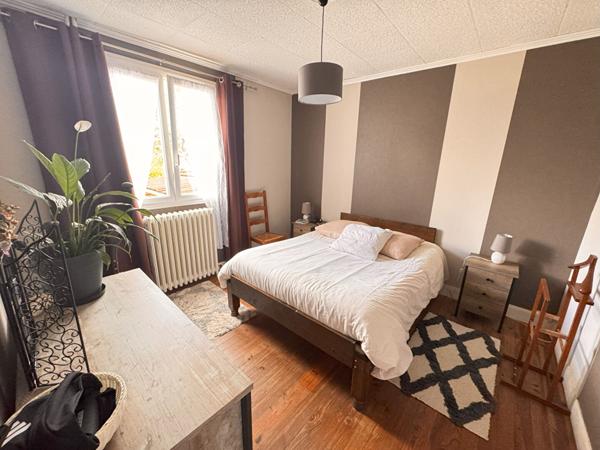 Maison 5 pieces, Salon, Cuisine, Salle a manger, 3 chambres, Salle de bains, Grenier, Garage, Cave, Jardin