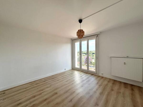 Appartement à louer 3 pièces 55.75m² Montbéliard (25200)