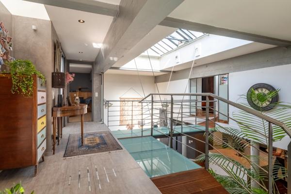 OULLINS CENTRE - Loft en duplex de 180 m² - 3 chambres - Jardin privatif de 70 m²