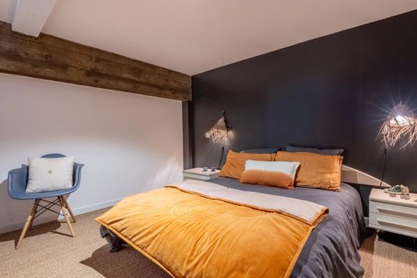 OULLINS CENTRE - Loft en duplex de 180 m² - 3 chambres - Jardin privatif de 70 m²