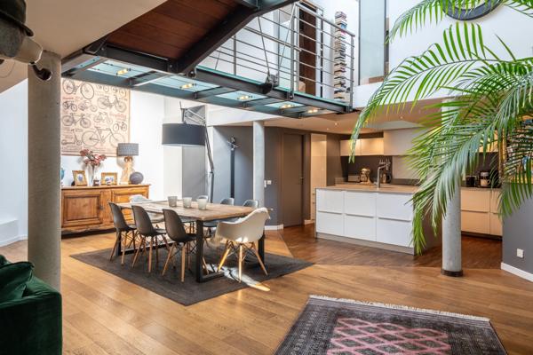 OULLINS CENTRE - Loft en duplex de 180 m² - 3 chambres - Jardin privatif de 70 m²