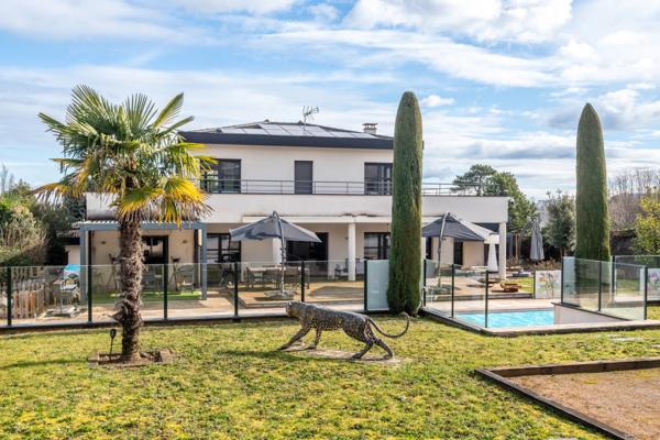 Saint-Cyr-au-Mont-d'Or - Maison contemporaine 245 m² - 4 chambres - Jardin 2000 m² - Piscine