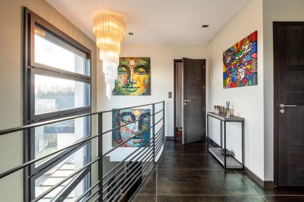Saint-Cyr-au-Mont-d'Or - Maison contemporaine 245 m² - 4 chambres - Jardin 2000 m² - Piscine