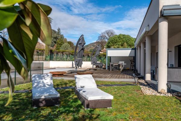 Saint-Cyr-au-Mont-d'Or - Maison contemporaine 245 m² - 4 chambres - Jardin 2000 m² - Piscine
