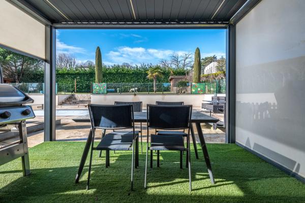 Saint-Cyr-au-Mont-d'Or - Maison contemporaine 245 m² - 4 chambres - Jardin 2000 m² - Piscine