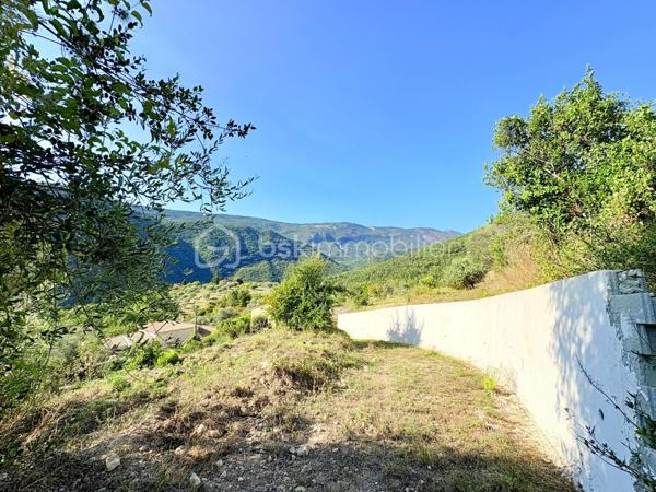Terrain de 2 126 m²