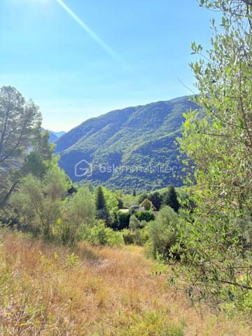 Terrain de 2 126 m²