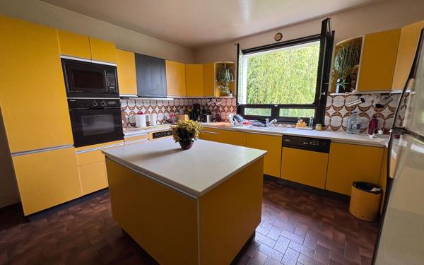 Maison à vendre    5 pièces • 207 m2 Gex