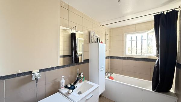 Maison NOAILLES PROCHE, 5 pièces, , Cuisine, Salon/séjour, 4 chambres, Garage, Jardin