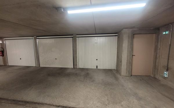 Stationnement à vendre    24 m2 Lyon 4