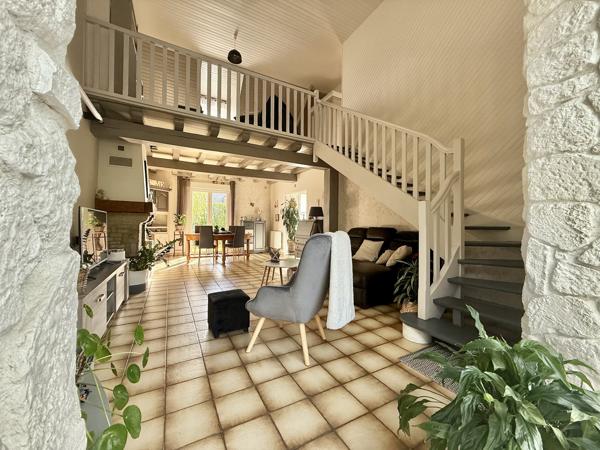 Maison 6 pièces - 126 m² Exclusivité efficity