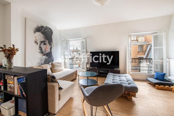 Appartement
         4 pièces
        - 111 m² Exclusivité 1 250 000 € *
