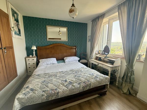 Maison de village en pierre avec terrasse, jardin et vue magnifique