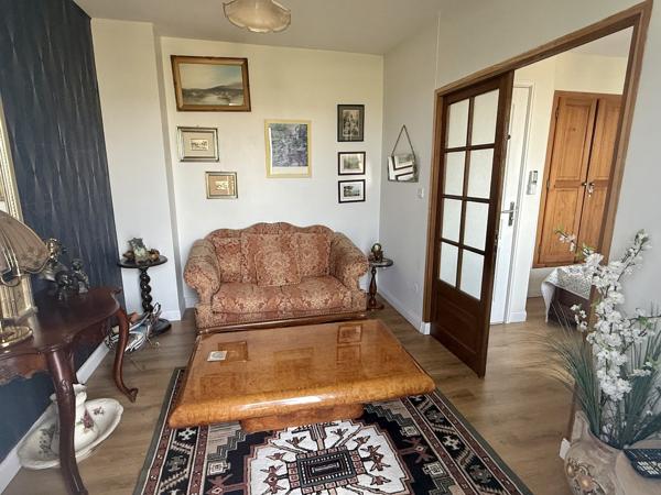 Maison de village en pierre avec terrasse, jardin et vue magnifique