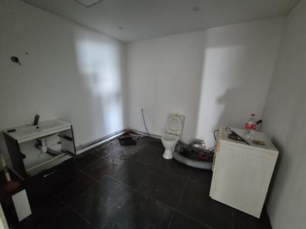 Rivesaltes (66600) LOCAL PROFESSIONNEL – 130 m² – ZONE LES SOLADES – RIVESALTES