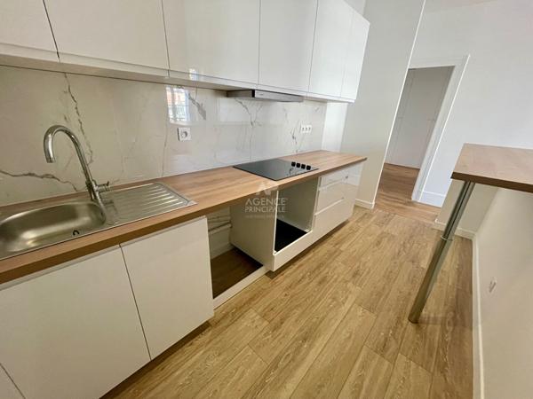 HYPER CENTRE POISSY, charmant appartement 2 pièce(s) 63.95 m2 €275 000 ** - Référence 8954