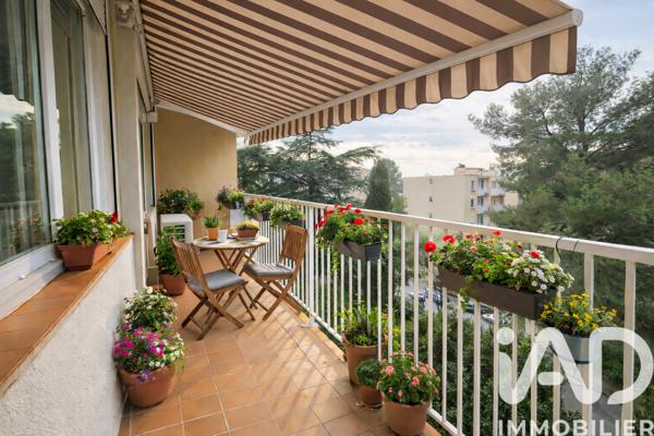 Appartement à vendre 4 pièces 99 m² Nîmes